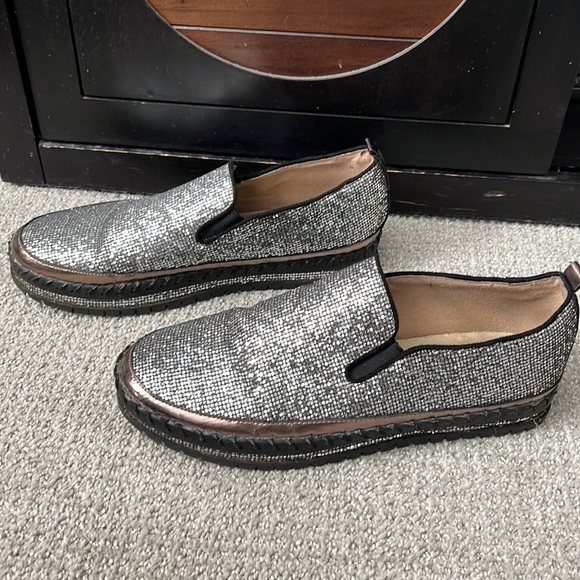 LOVIN SPARKLING FLATS BY JOLIMALL - Picture 1 of 5